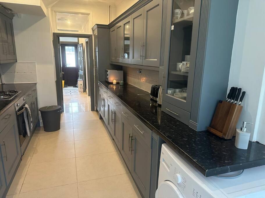 5 Bedroom House Se6 Ferienhaus London
