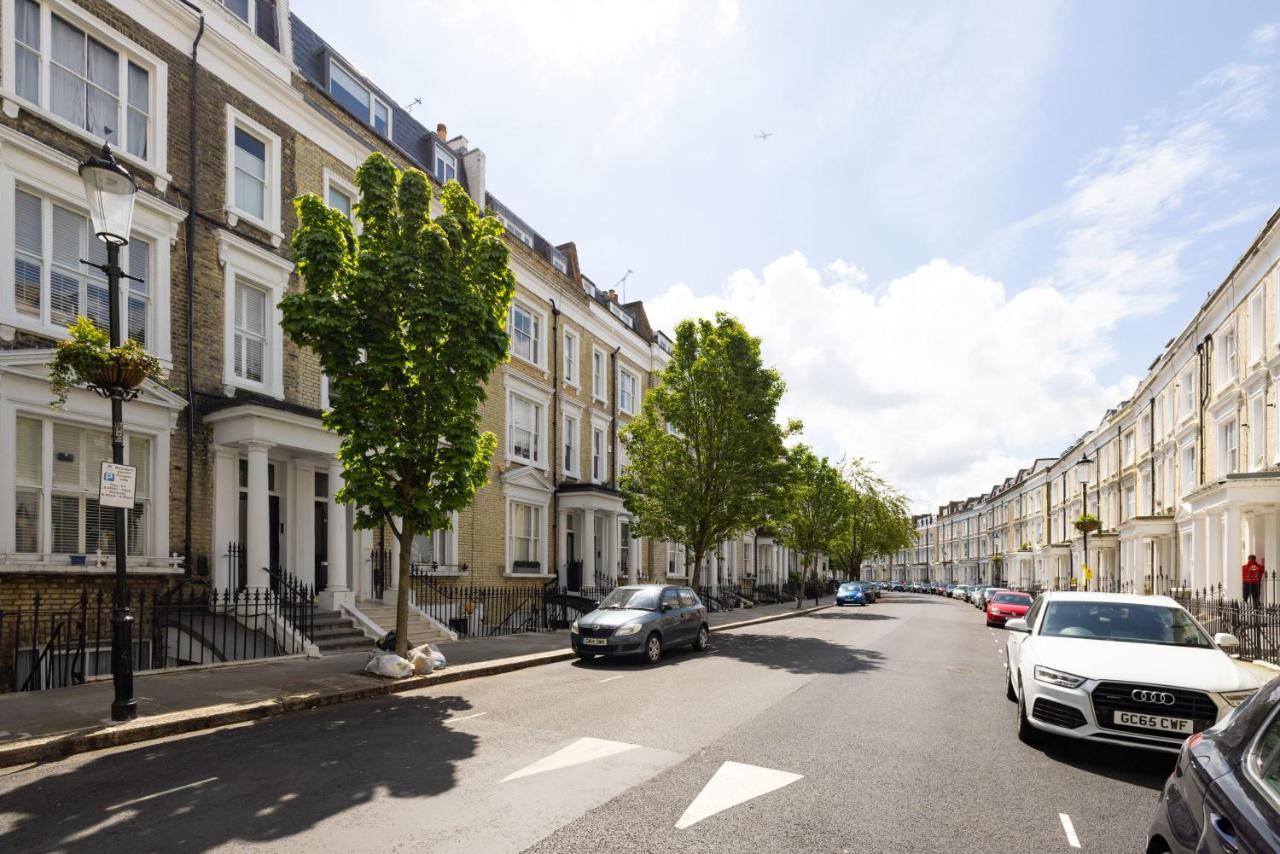 Spacious With Office & Rear Terrace Lejlighed