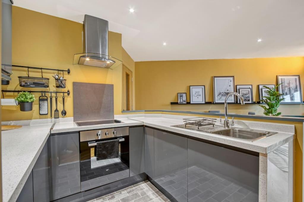 Appartement 2 Bed Docklands Apt- 02 & Excel Londen