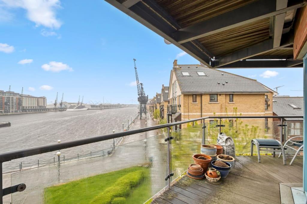 Appartement 2 Bed Docklands Apt- 02 & Excel *