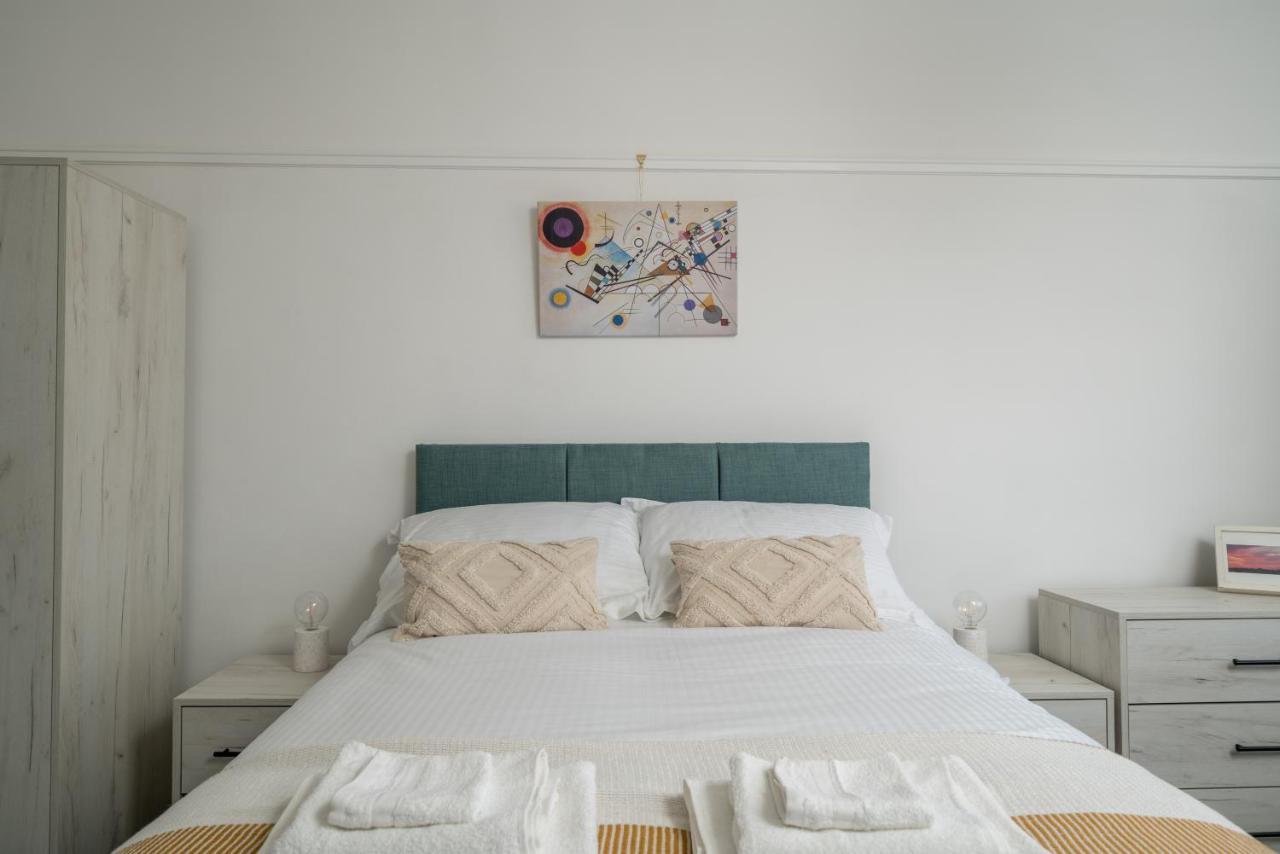 Bright West Hampstead Retreat London