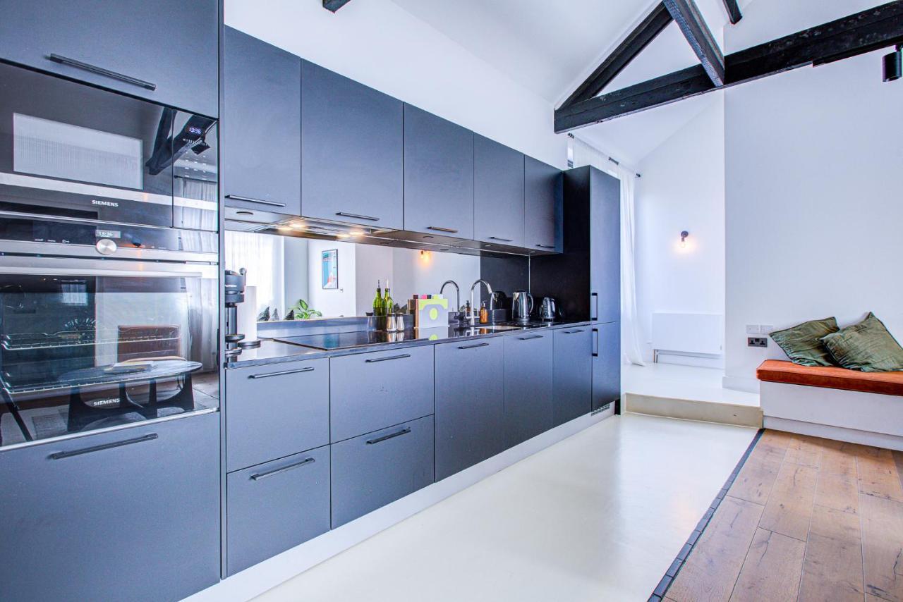 Apartment Stylish 1br Unit, Super Fast Internet, Gated Complex - Near Queen's Park! *