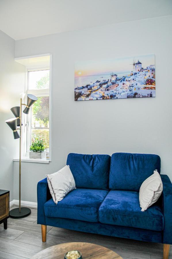 Greater London, 1 Bed Flat, Parking, Nr Metro Stations, 15mins To * London