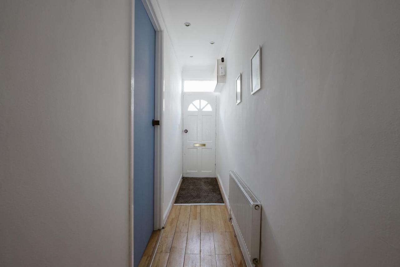Guest house Great In Stepney Station - 12 London