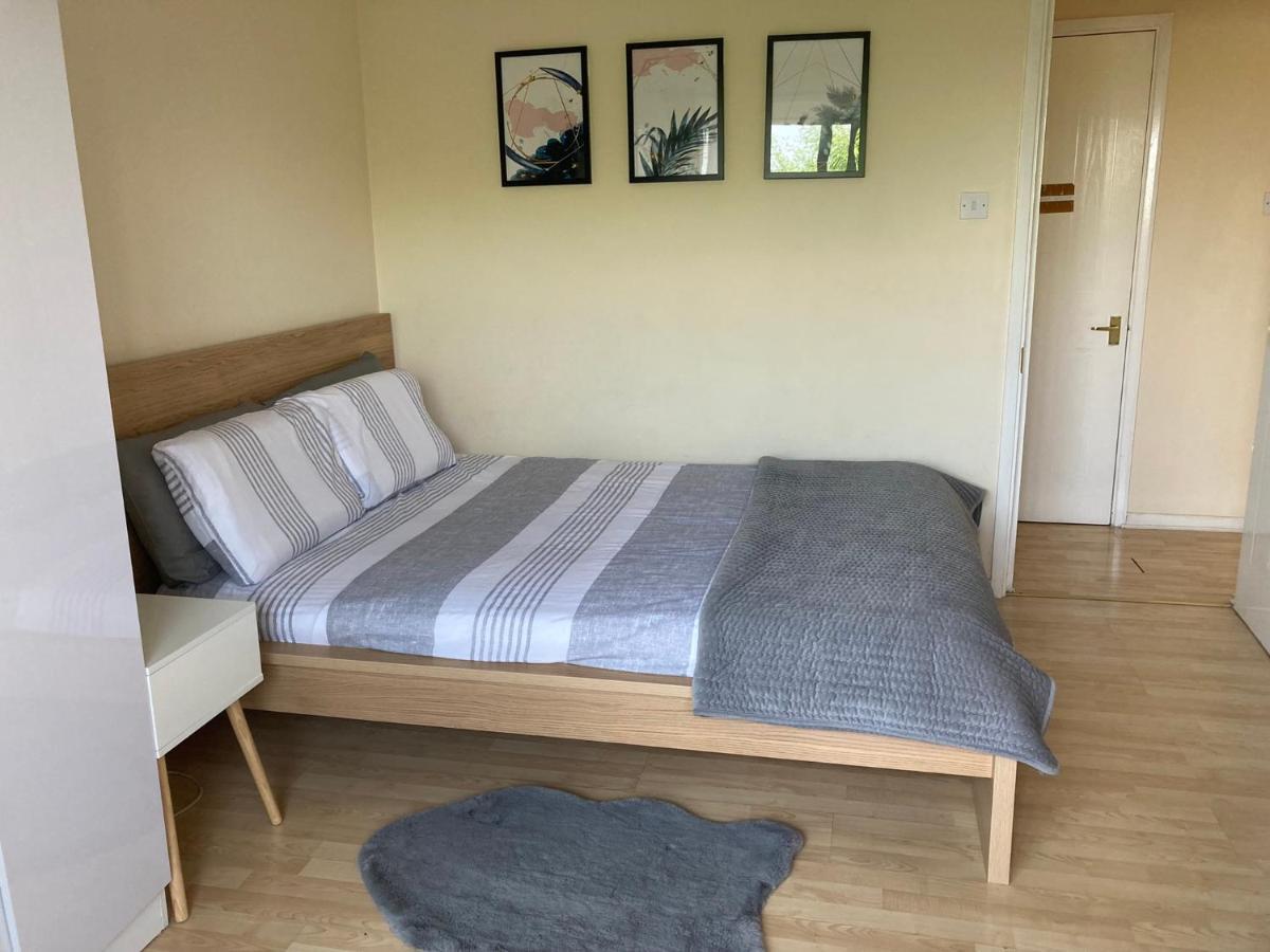 Privatunterkunft Comfortable With Private Balcony And Shared House London