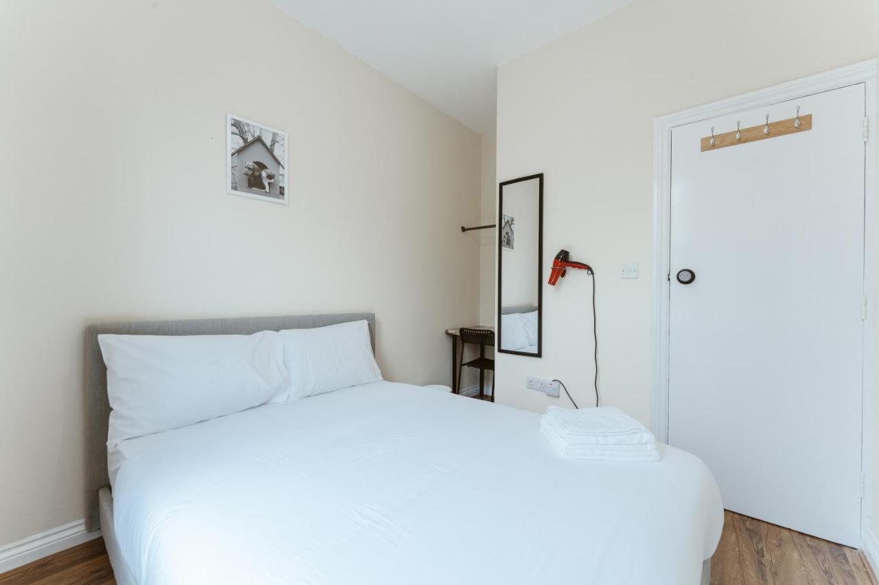 Hostel Mile End 57a *