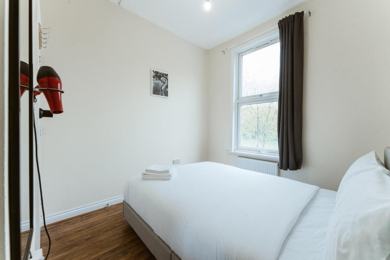 Mile End 57a * London