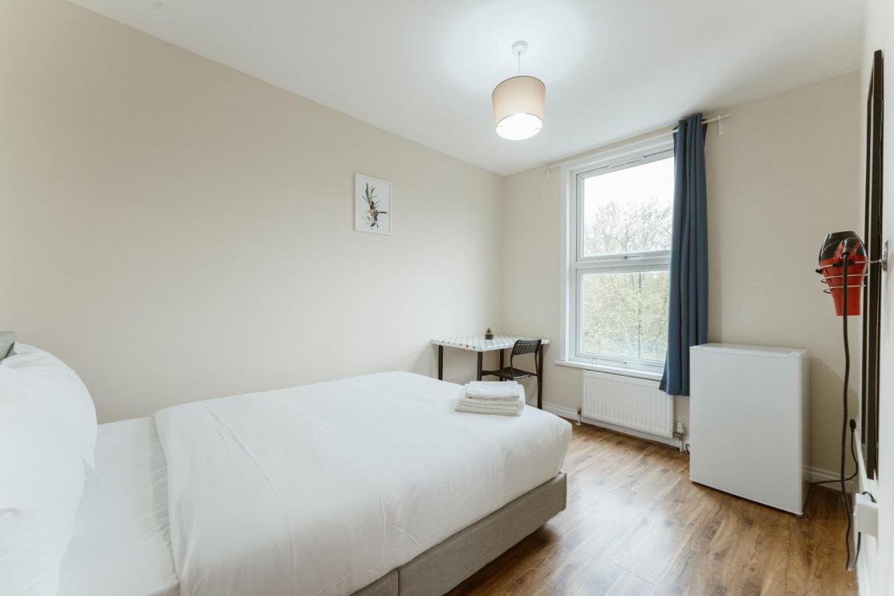 Hostel Mile End 57a *