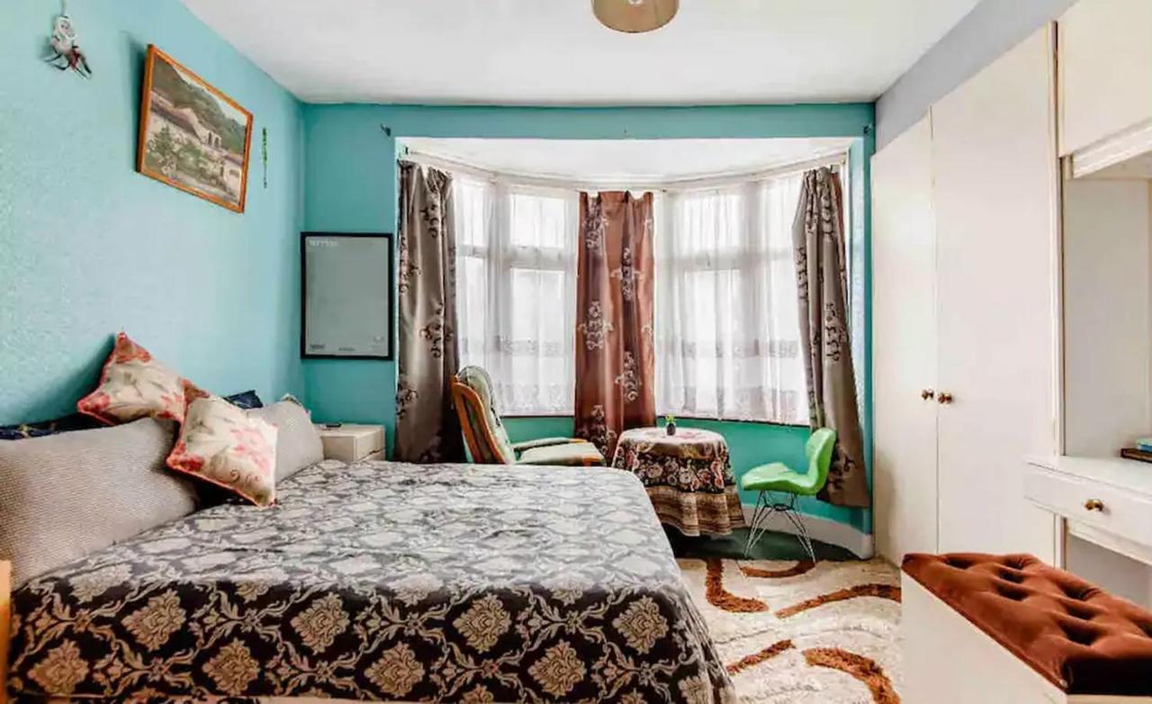 Apartment House 220 *