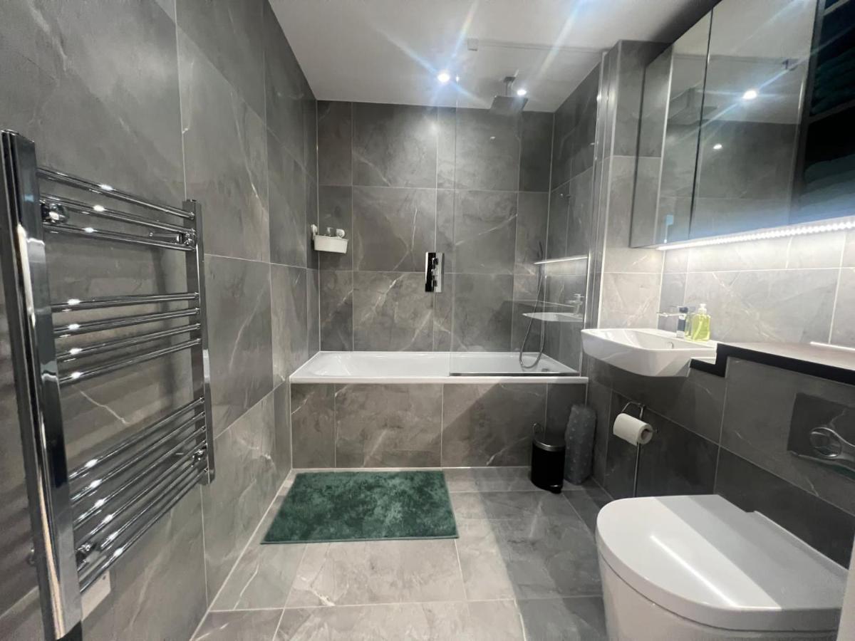 One West Point , Icon Tower Londra