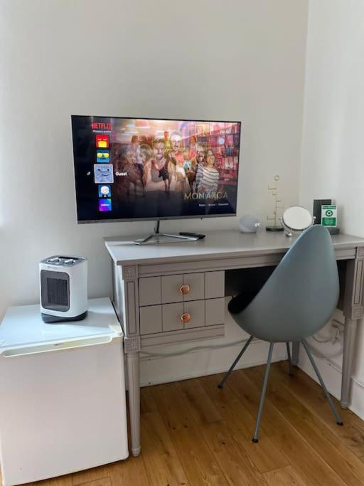 2 Bedroom Flat In Camberwell - Location With Excellent Connections To Tourist Attractions And Main Airports Appartement