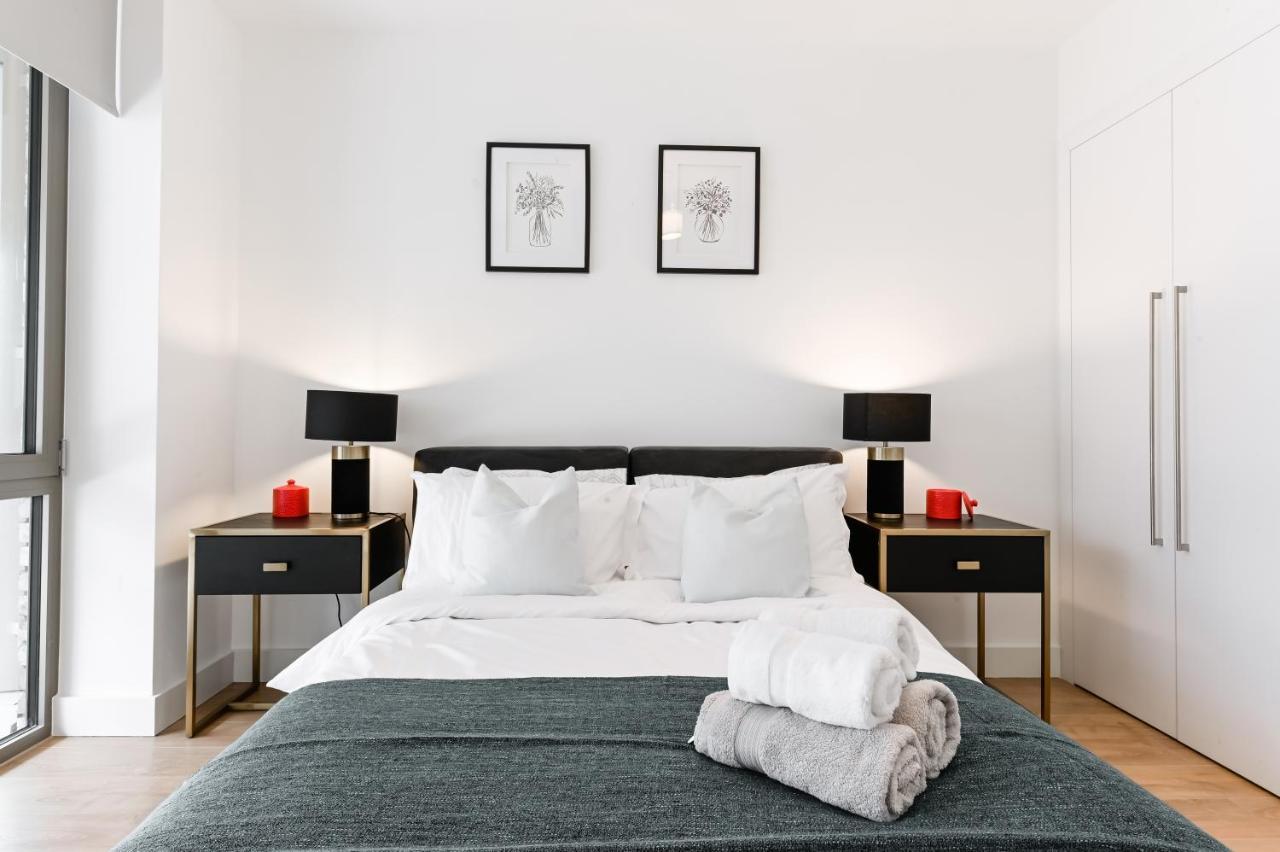 Khayat Homes - The Owelor - Two Bed Lägenhet London