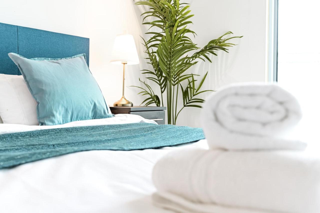 Khayat Homes - The Curve - One Bed * London