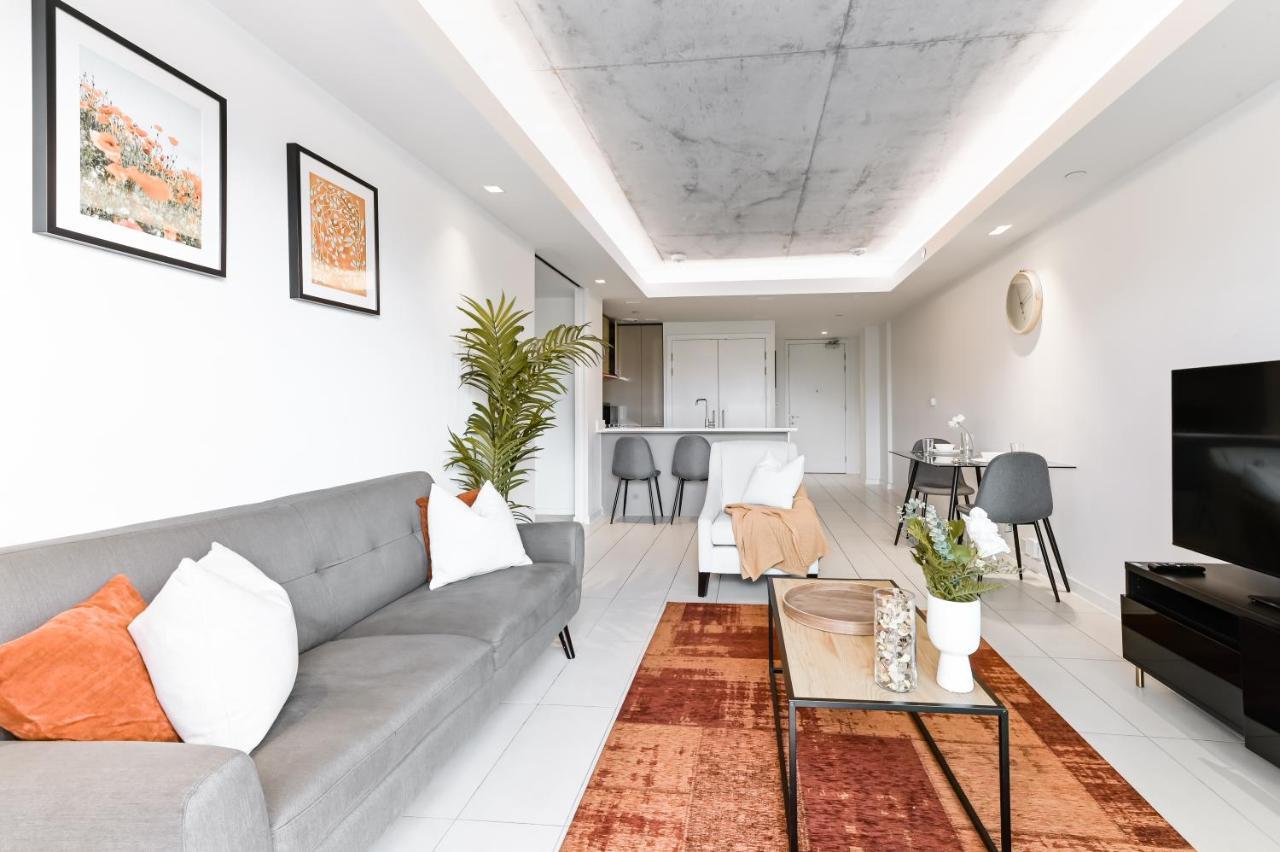 Khayat Homes - The Curve - One Bed Apartment London