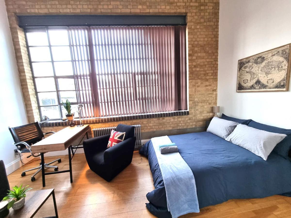 Spacious Studio In Old St Apartment London