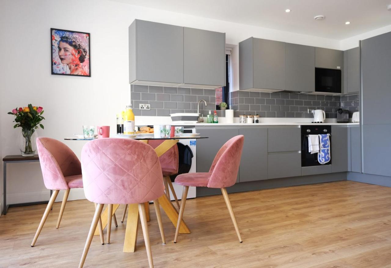 Apartment Modern One Bedroom In Ealing Common