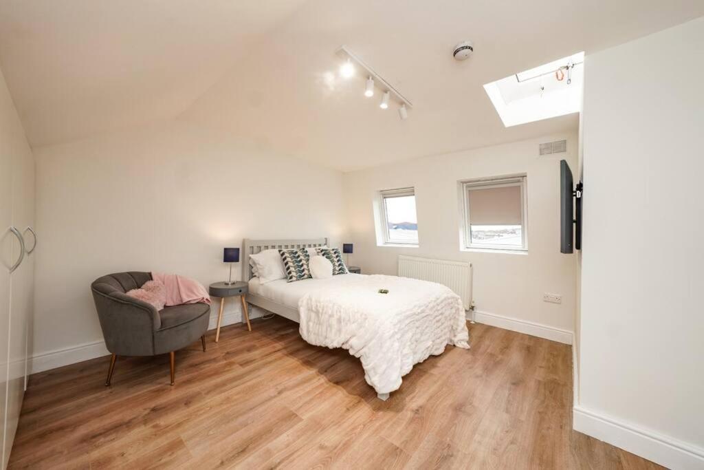 Lägenhet Newly Renovated Modern 4 Bed 3 Bath London