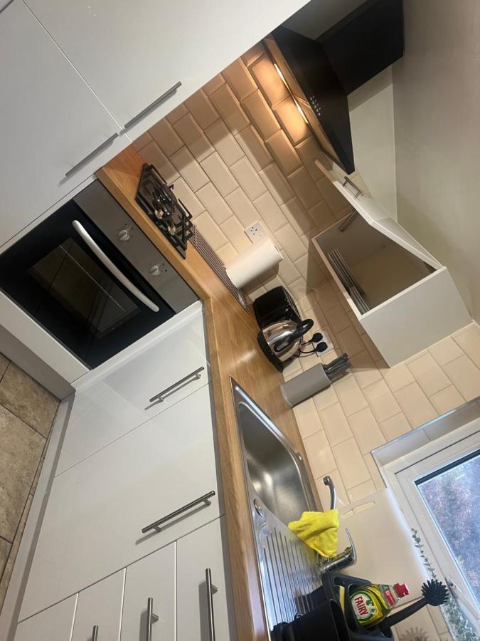 Large Modern Studio Flat *