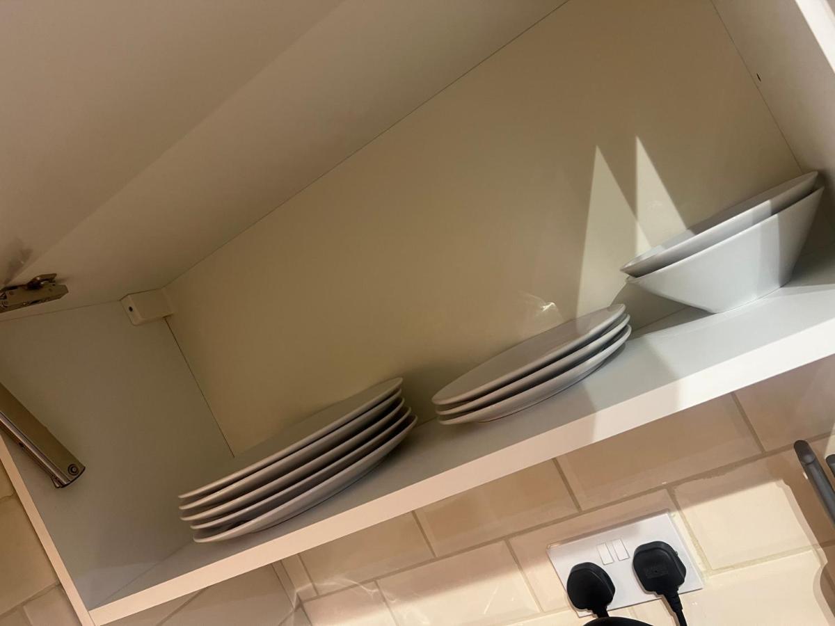 Appartement Large Modern Studio Flat Londen