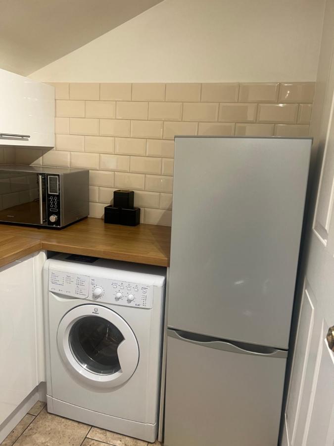 Large Modern Studio Flat Appartement Londen