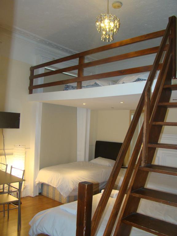 Kensington Rooms And Apartments 2*