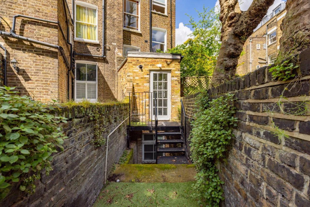 Spacious With Office & Rear Terrace Lejlighed London