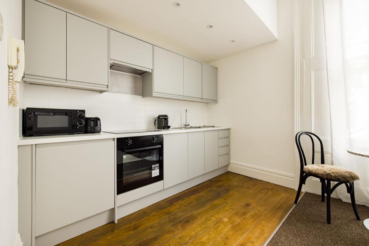 Lejlighed Spacious With Office & Rear Terrace *
