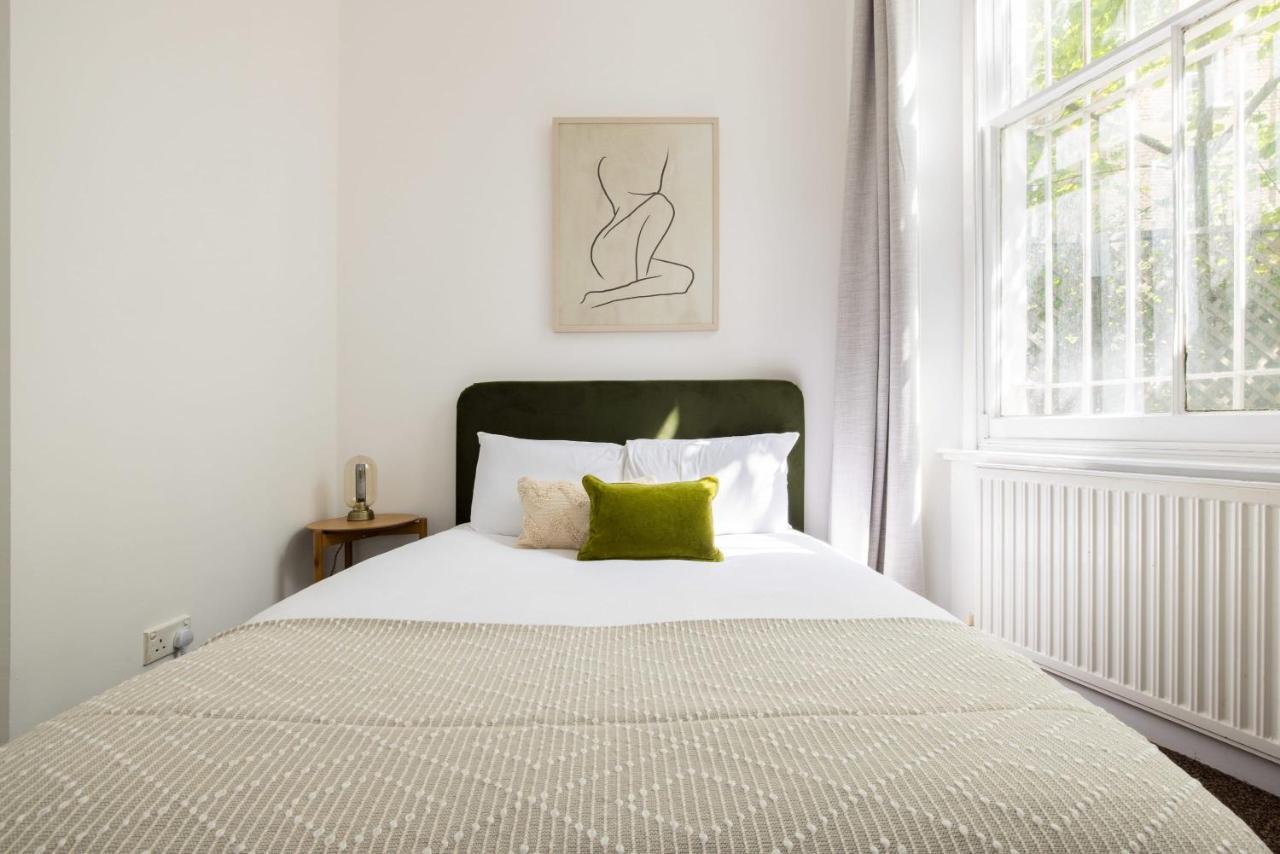 Lejlighed Spacious With Office & Rear Terrace