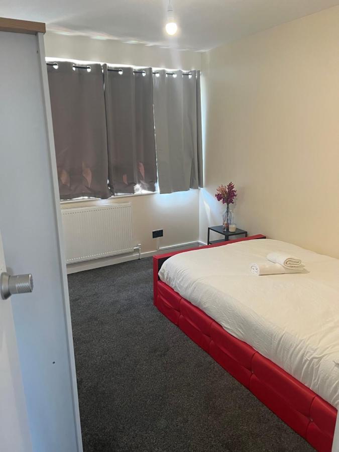 Stunning 3 Bedroom Property- Large Privatunterkunft
