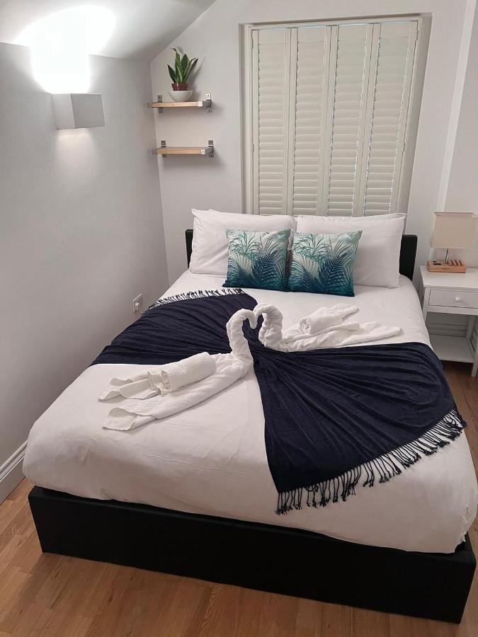 Leilighet Bright 2-bed Garden Flat With Skylights In Chelsea