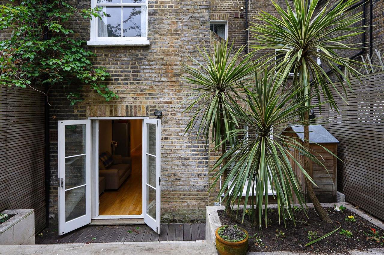 Leilighet Bright 2-bed Garden Flat With Skylights In Chelsea London