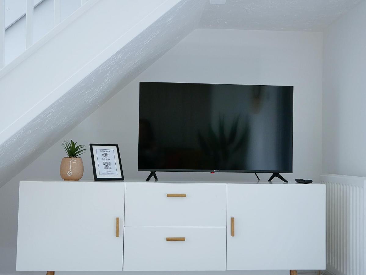 East House Near Tube With Parking Semesterbostad London