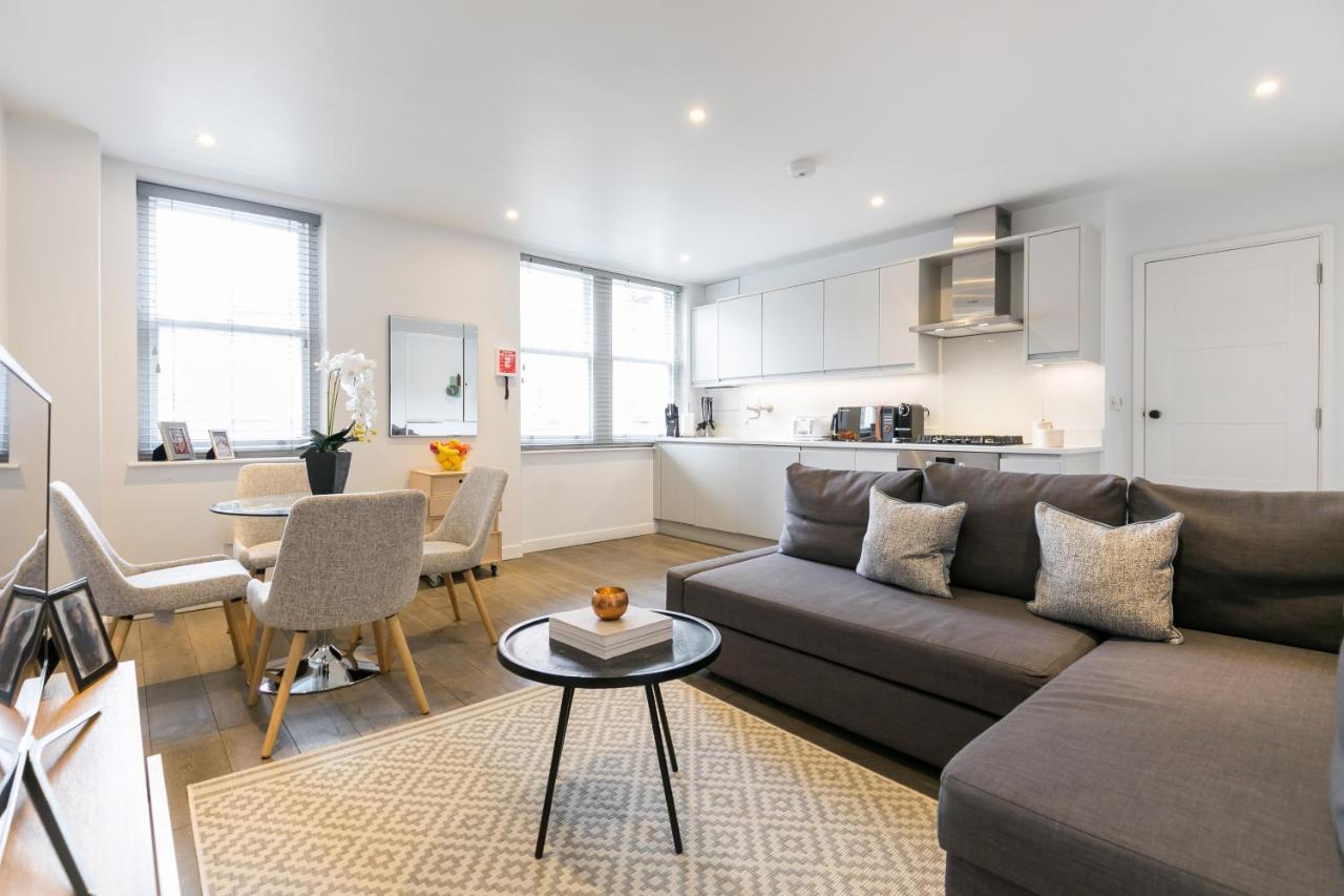 Urban Chic - Rathbone London