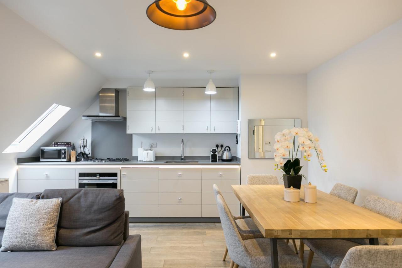 Urban Chic - Rathbone Apartment London