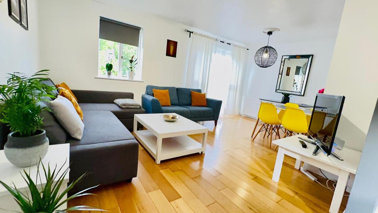 Amazing Location - Of London- 2 Bedroom Stunning Canal View House With Private Garden,parking & Balcony Appartamento *