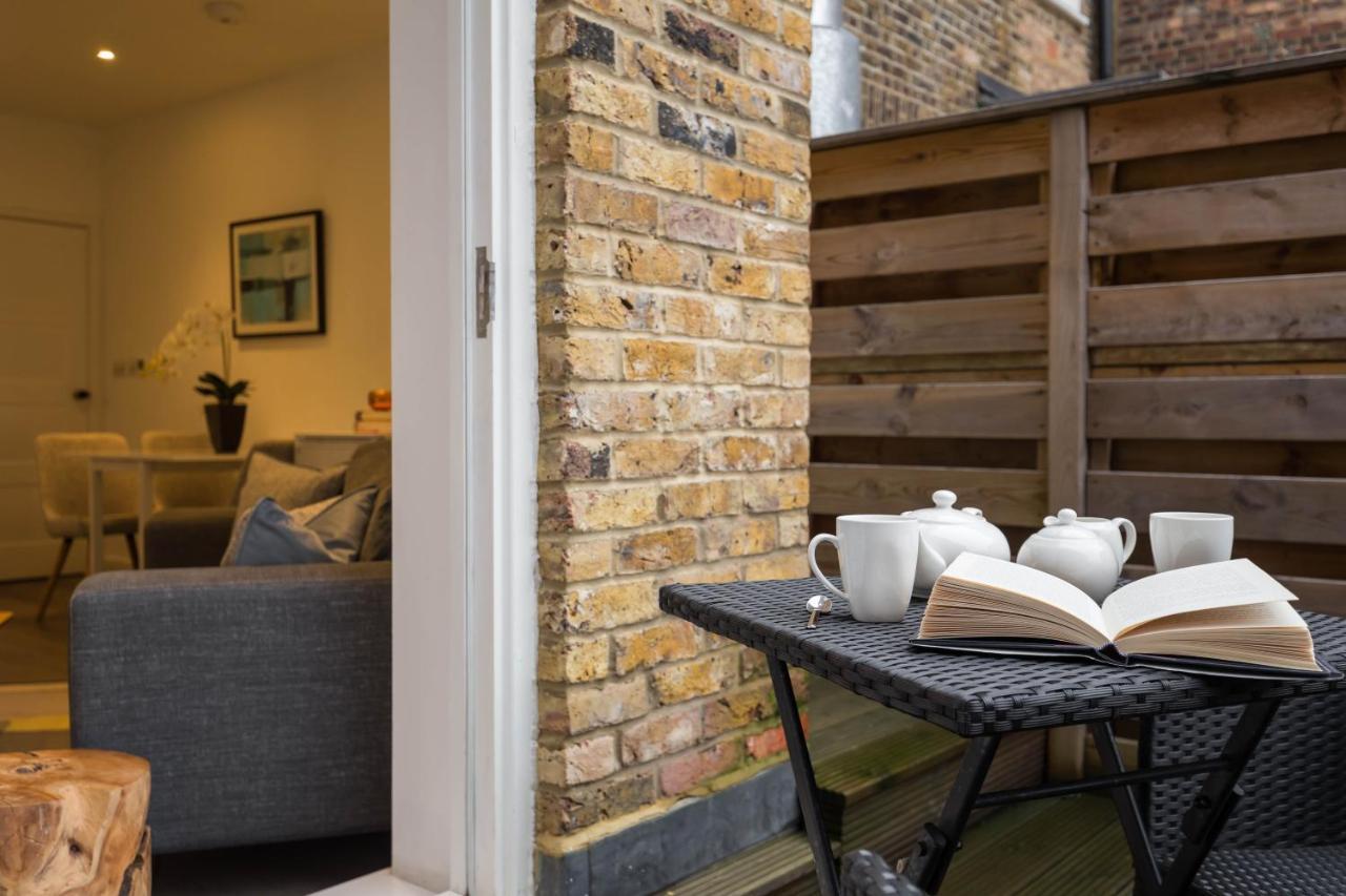 Urban Chic - Rathbone Apartment London