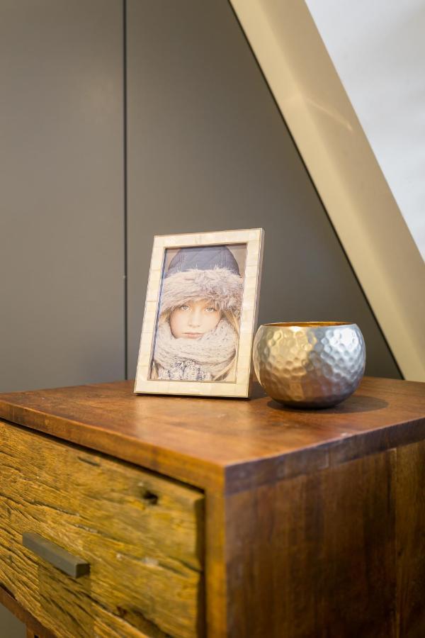 Urban Chic - Rathbone Apartment *