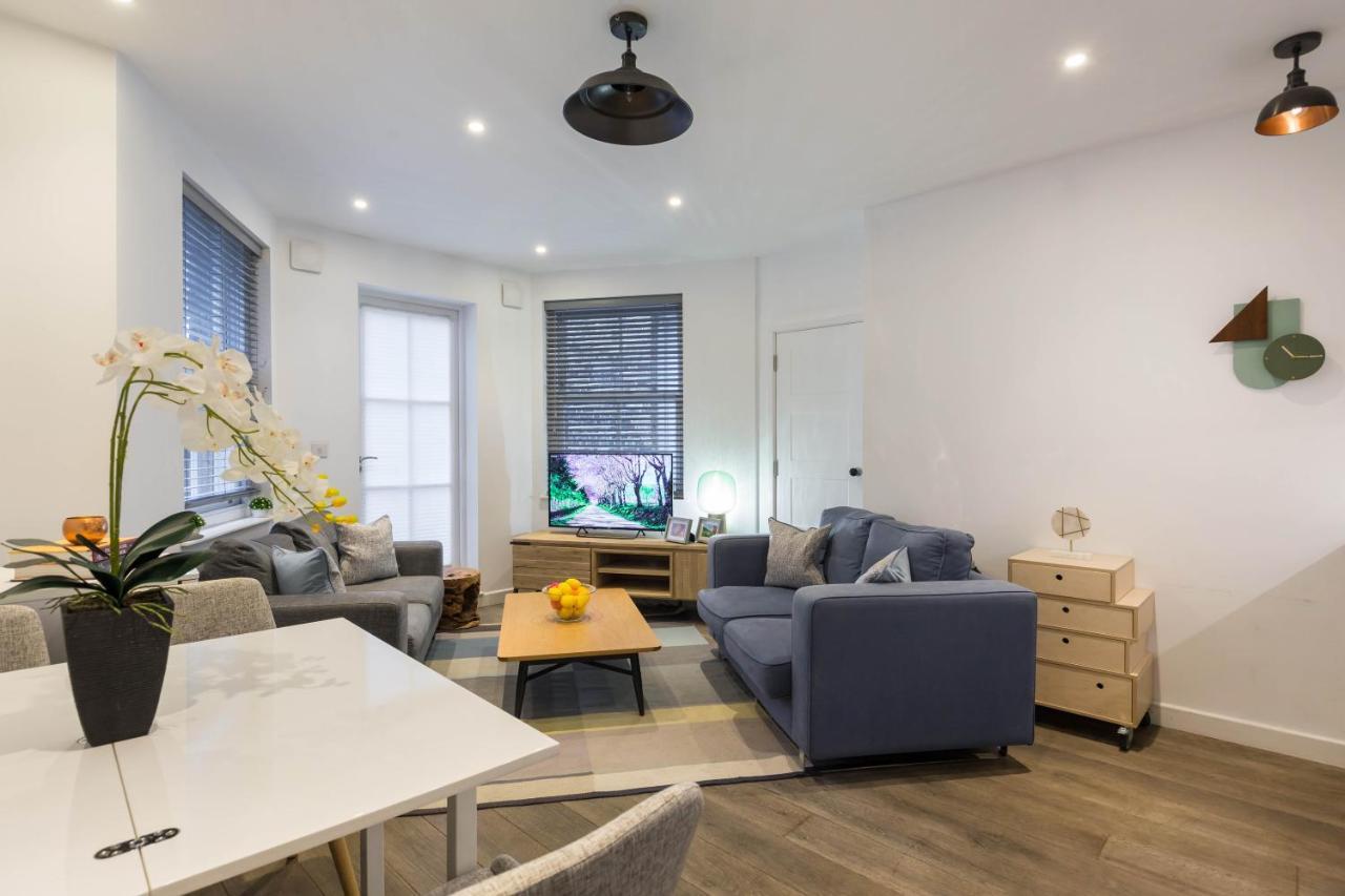 Urban Chic - Rathbone Apartment *