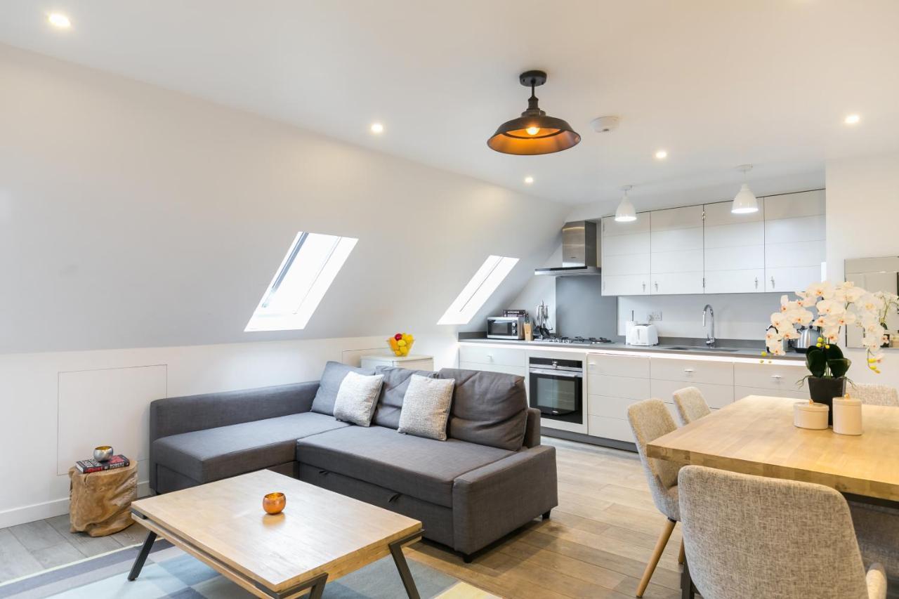 Urban Chic - Rathbone Apartment *