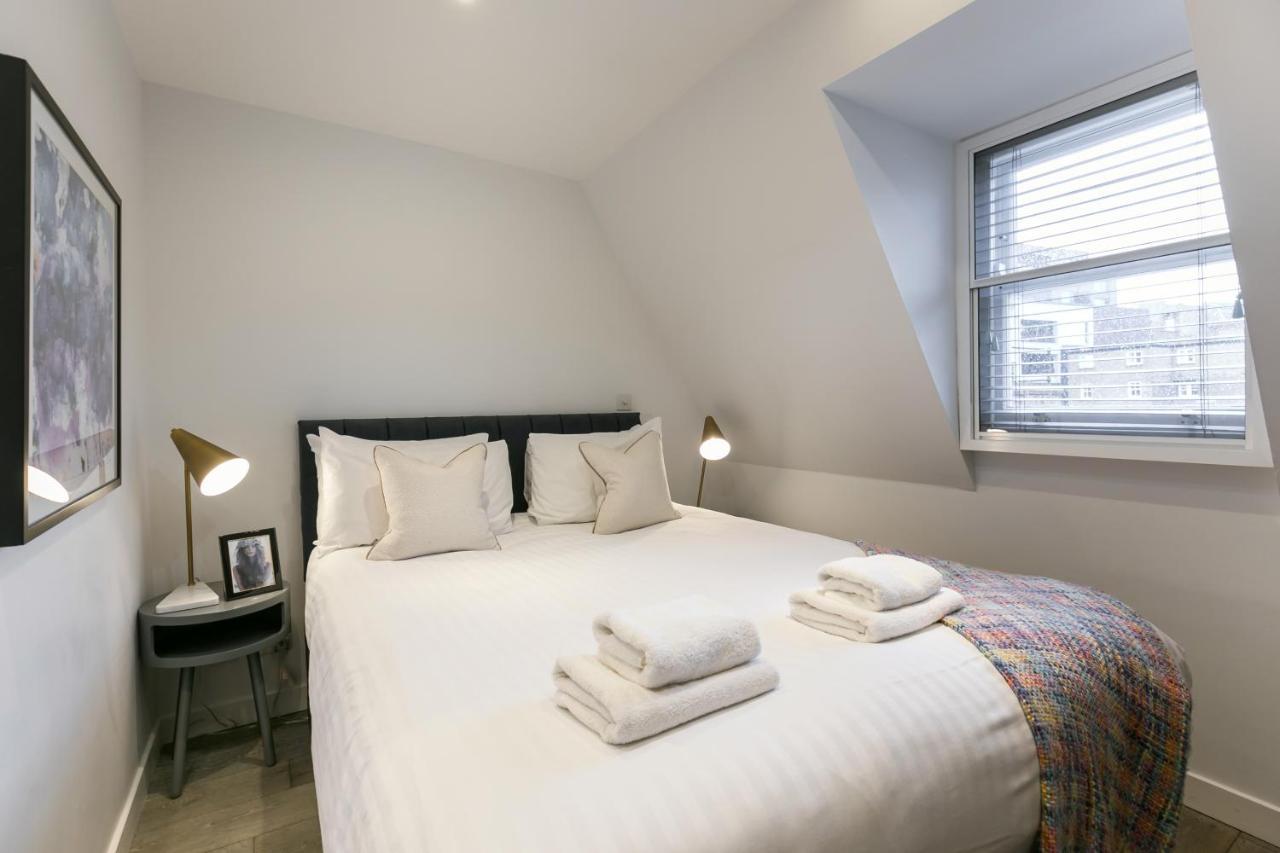 Urban Chic - Rathbone London
