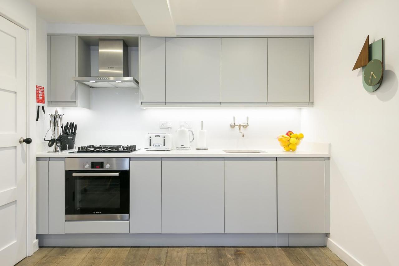 Urban Chic - Rathbone Apartment *