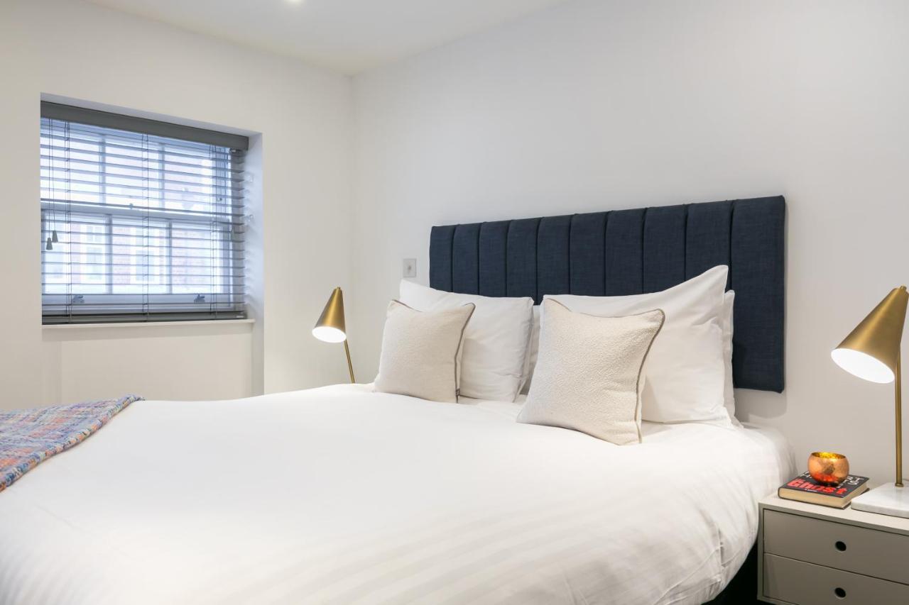 Urban Chic - Rathbone Apartment *