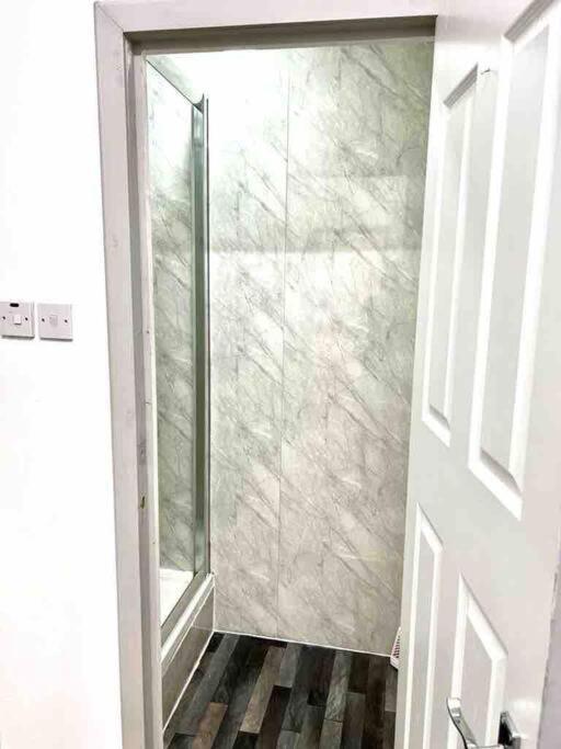 Trendy One Bedroom Flat In Lejlighed *