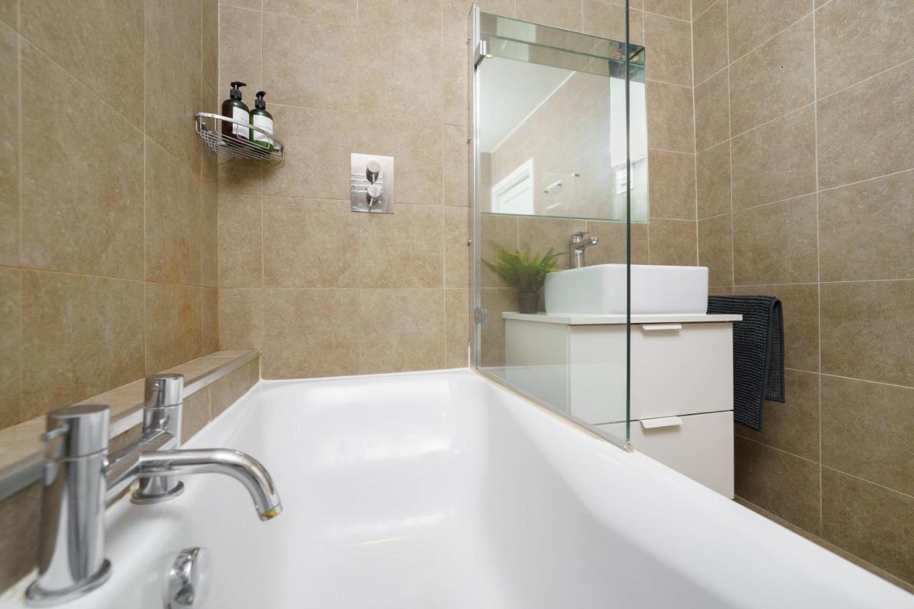 Huge & 3 Bedr, 4 Beds, Covent Gdn * Londres