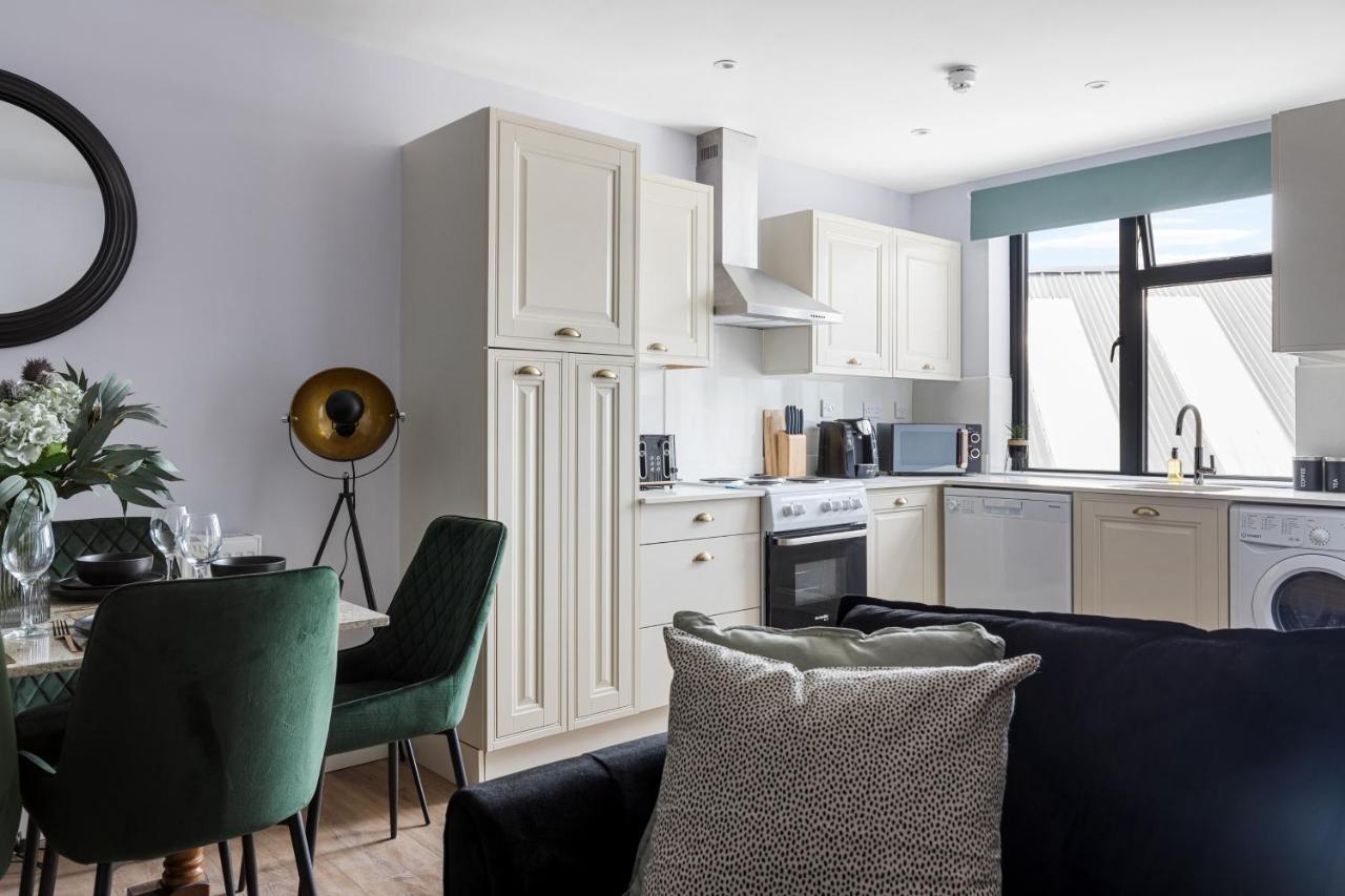 Apartment Stylish & Spacious 3 Bed With Fast Wifi, Close To Tube & Wembly London
