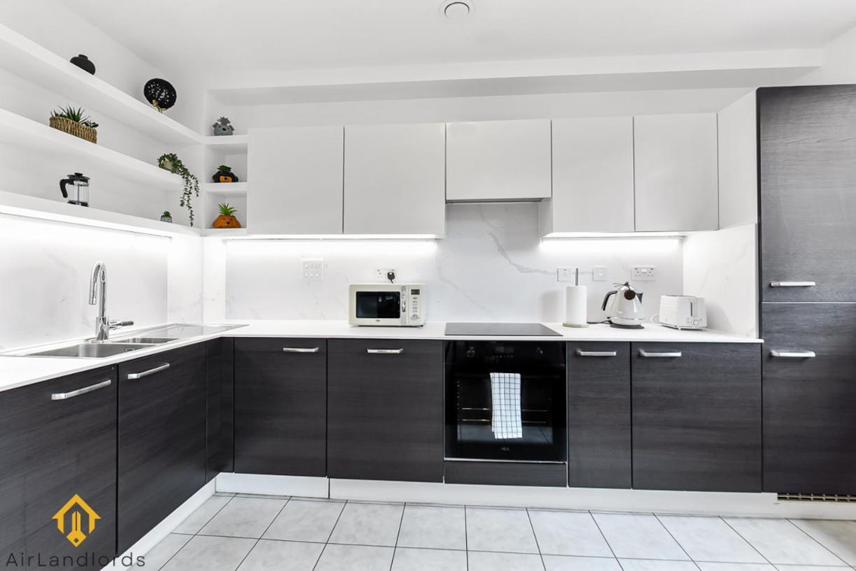 Apartment Exclusive 3 Bed 3bath Penthouse Near Canary Wharf