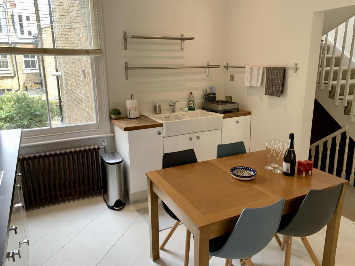 Lovely Newly Refurbished In Battersea Appartement Londen