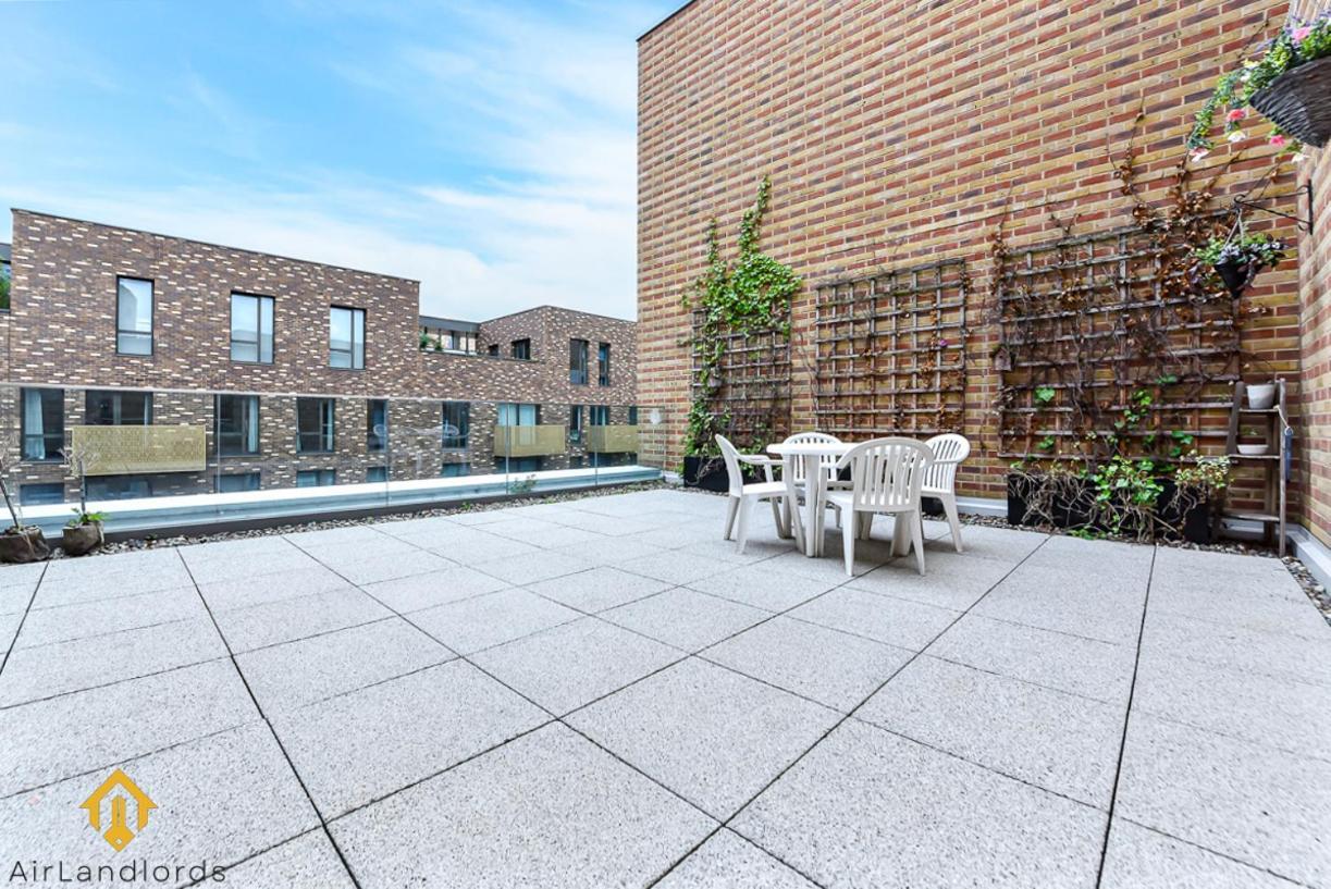 Apartment Exclusive 3 Bed 3bath Penthouse Near Canary Wharf