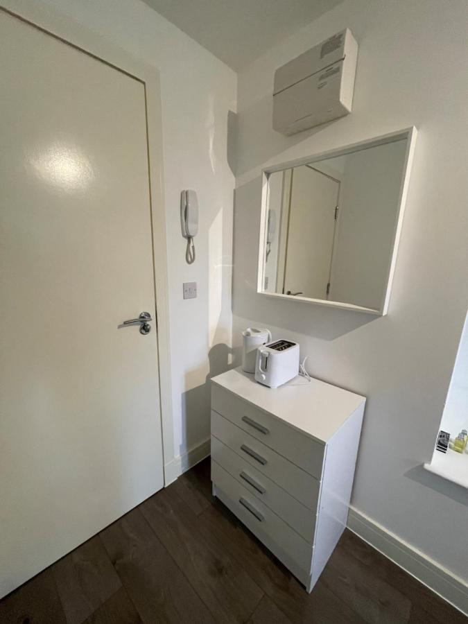 Letzi Private En-suite Near Wembley Accommodatie bij particulieren *