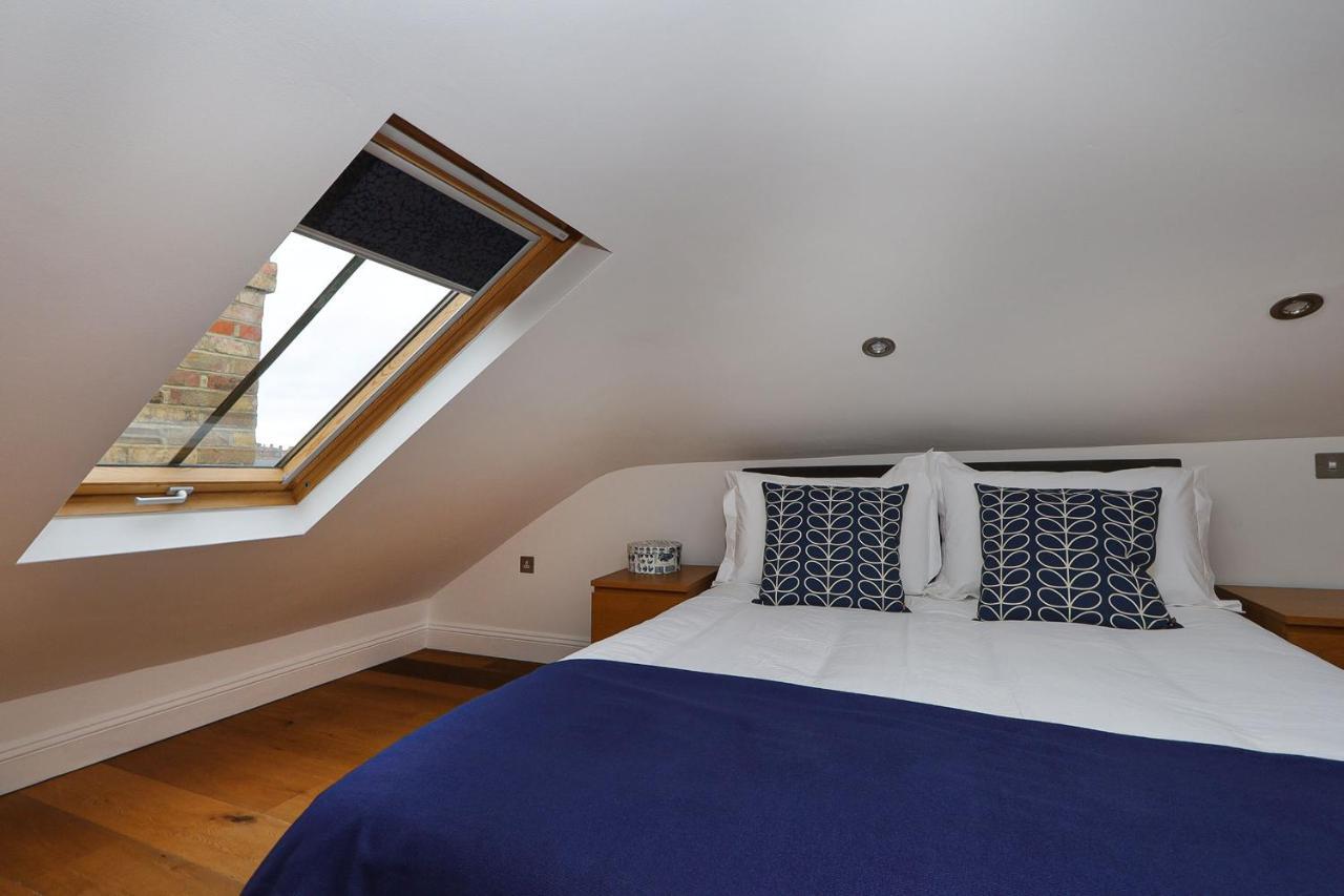 Bright And Modern 2 Bed Flat Lägenhet